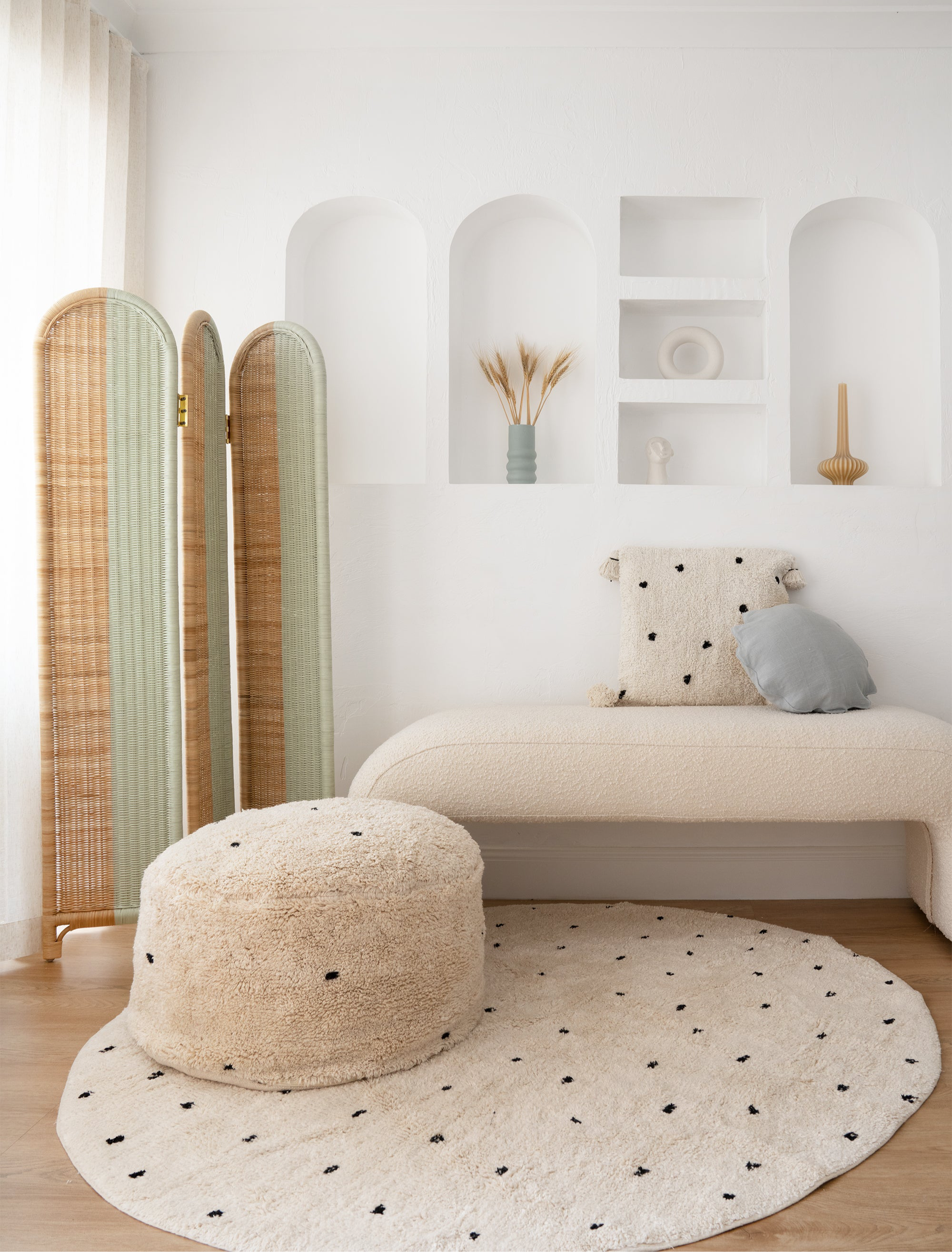 Black Dot Rug - Round