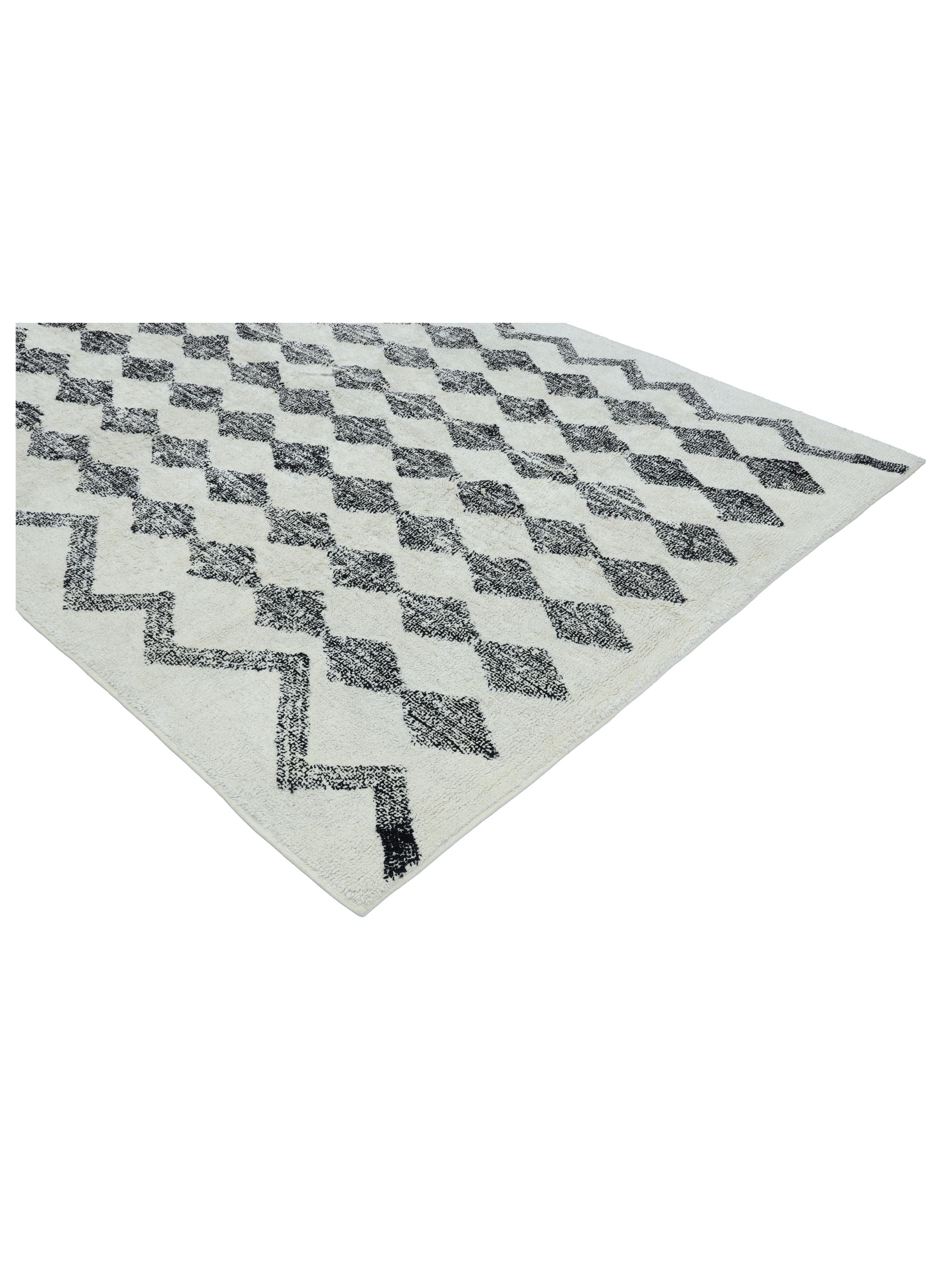 Black Diamond Rug LAST PIECE - 160x230cm