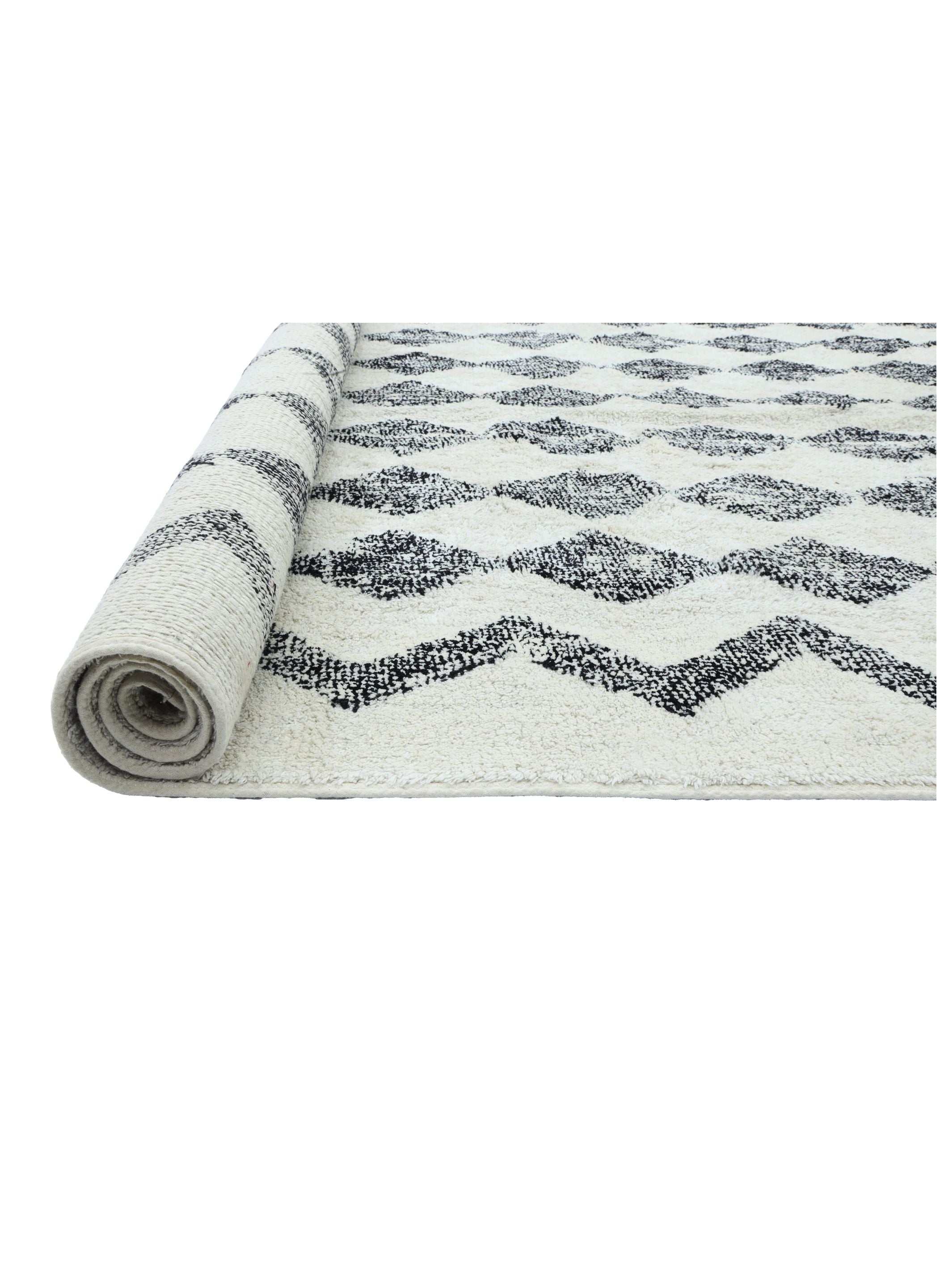 Black Diamond Rug LAST PIECE - 160x230cm