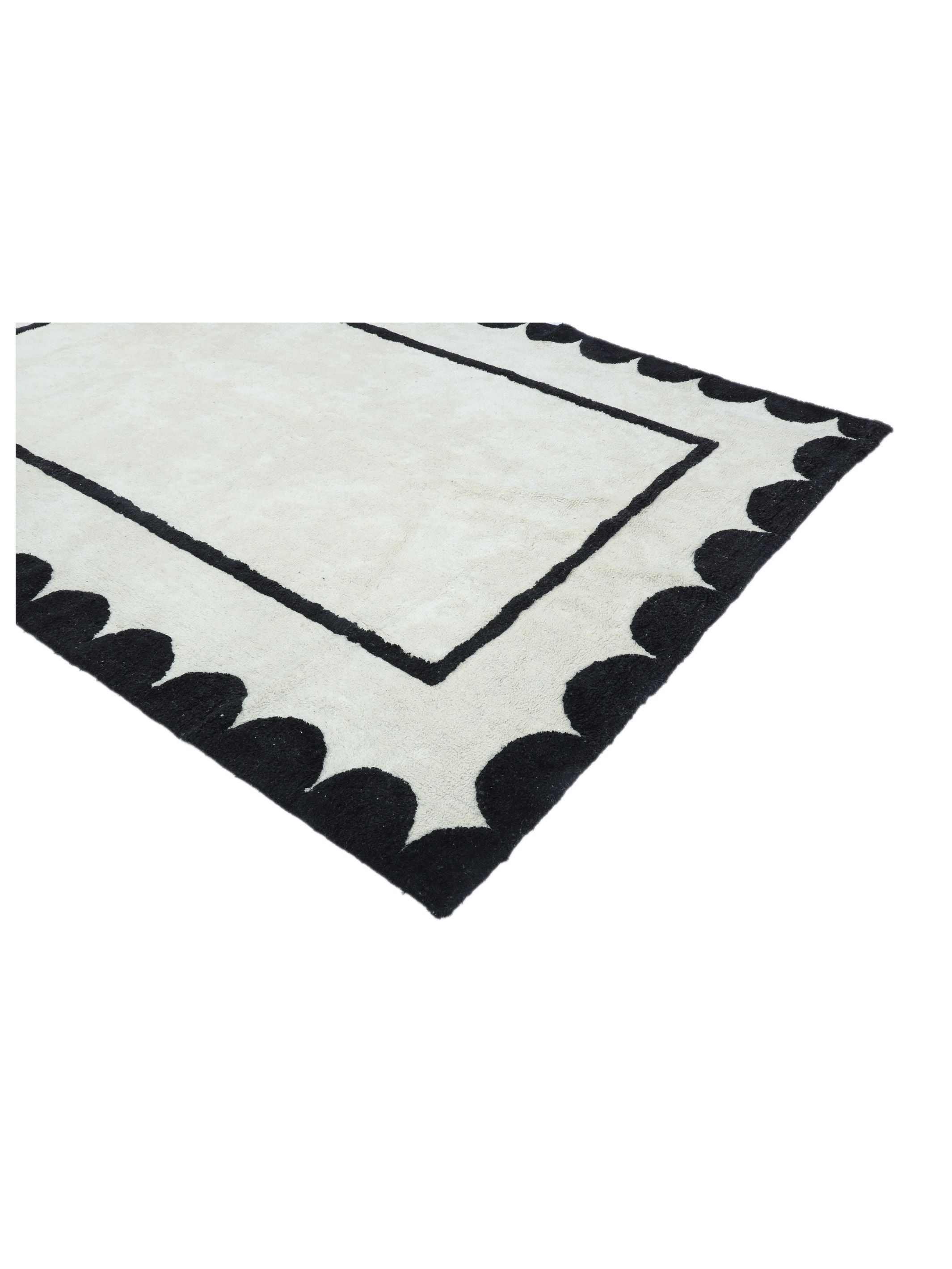 Black Scallop Rug LAST PIECE - 160x230cm