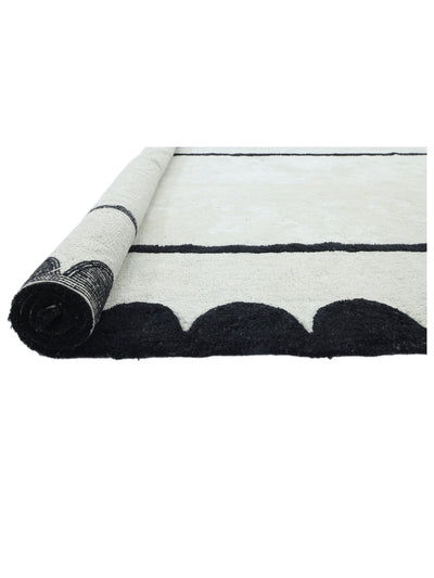 Black Scallop Rug