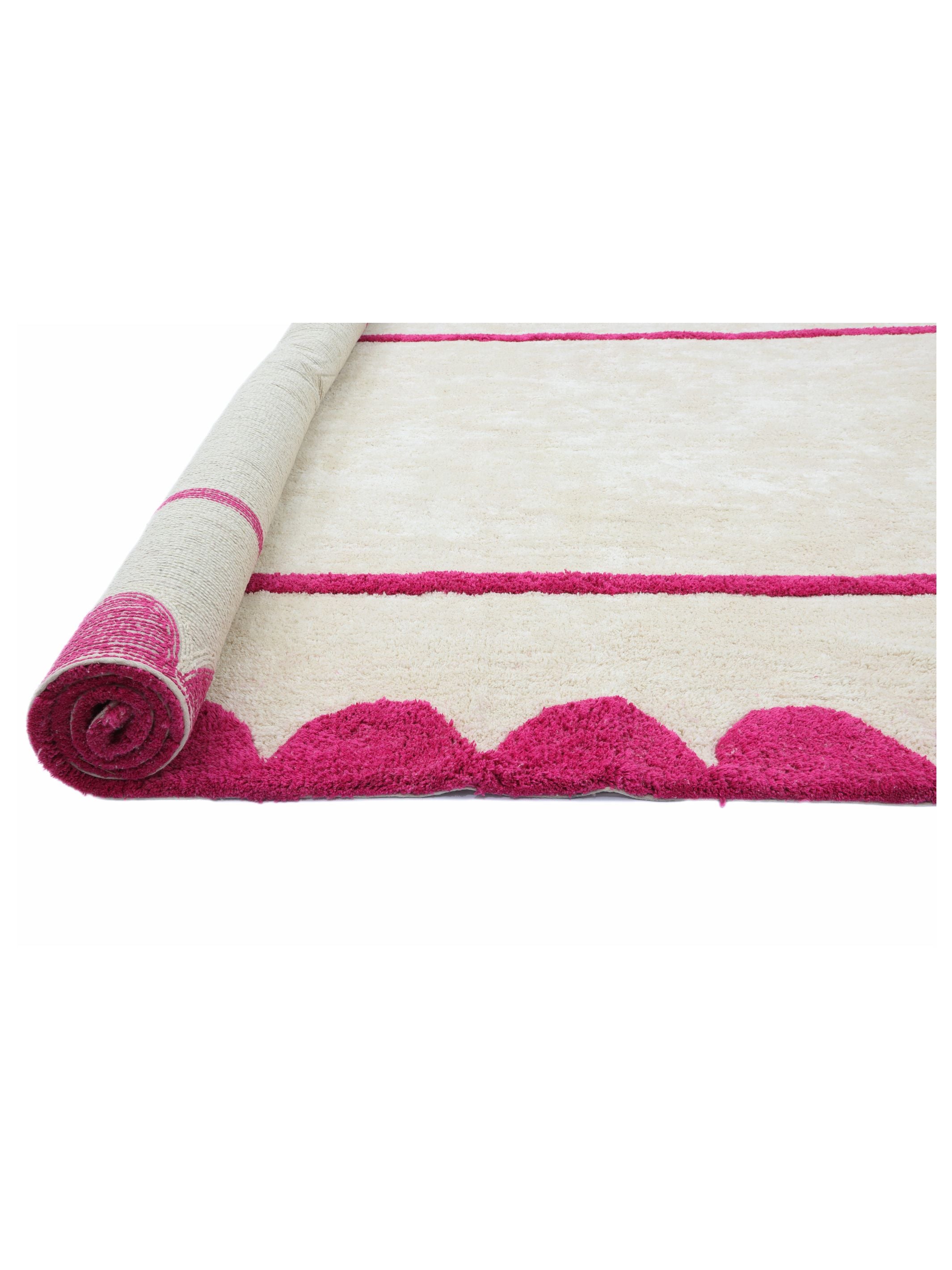 Hot Pink Scallop Rug LAST PIECE - 160x230cm